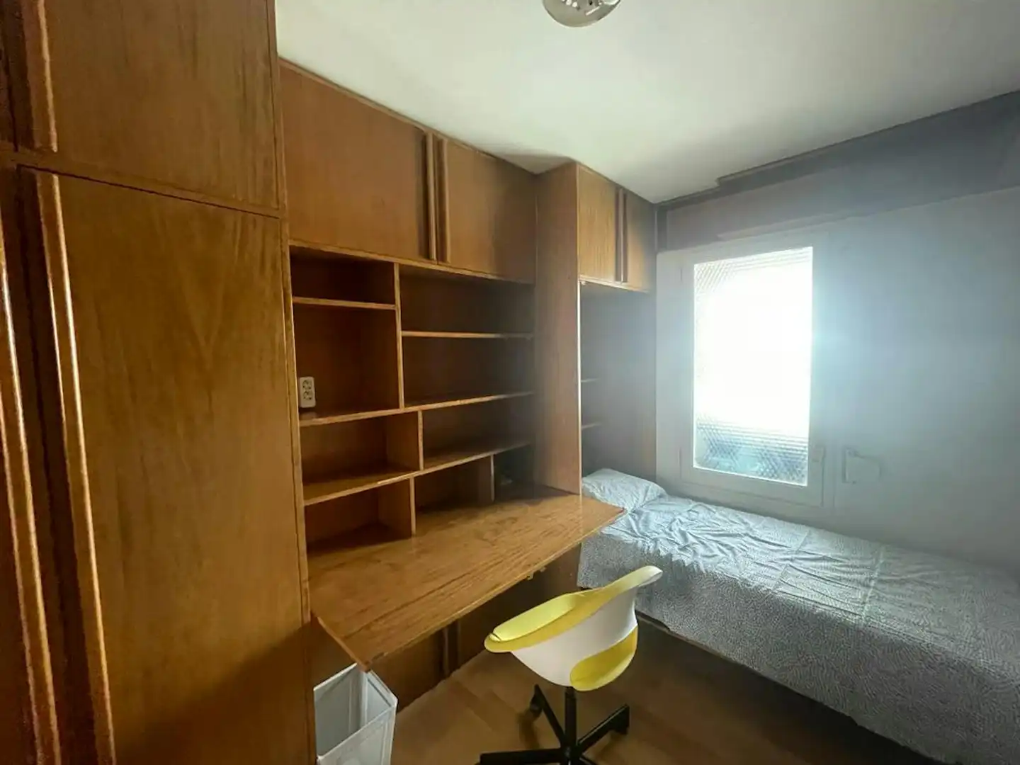 Bedroom of Flat for share in Barcelona  with Heating, Washing machine and TV