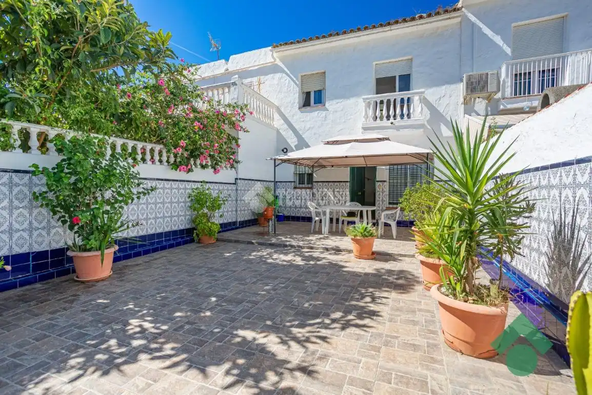 Garden of Detached homes for sale in Algeciras