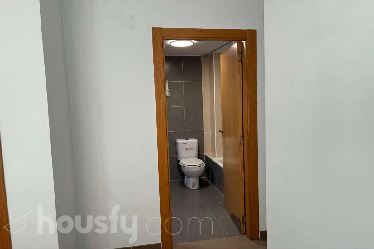Bany de Pis de lloguer en Sagunto / Sagunt amb Parquet, Moblat i Balcó