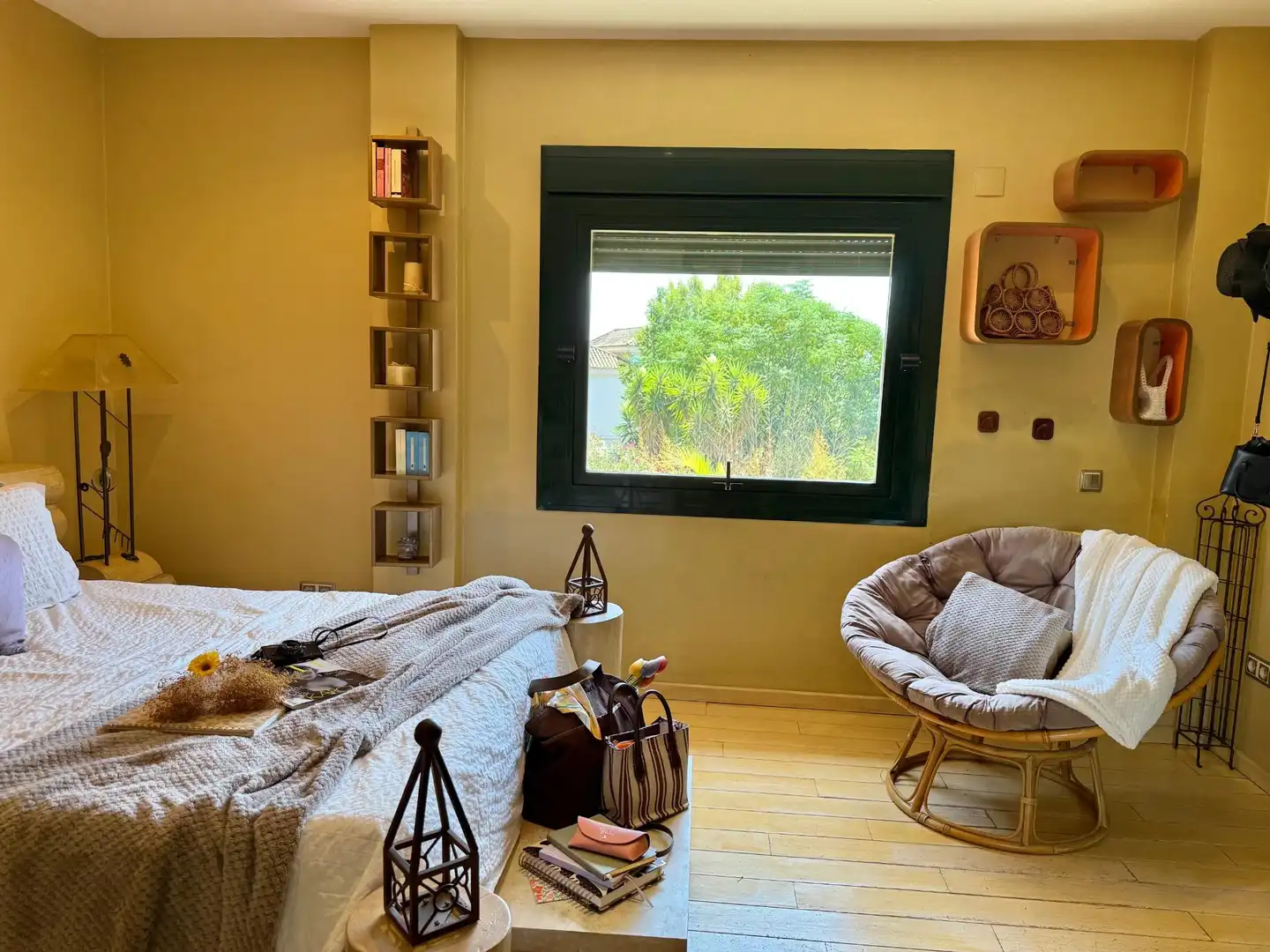 Habitación de Casa o chalet en venta en Gelves con Aire acondicionado, Jardín privado y Terraza