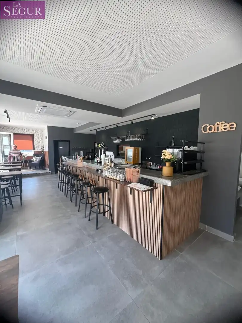 Business premises to rent in Conil, imagen 2