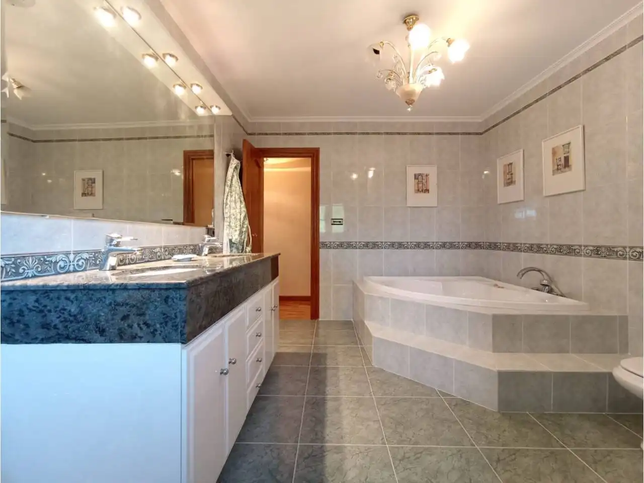 Baño de Casa o chalet en venta en Cogollos con Calefacción, Jardín privado y Terraza