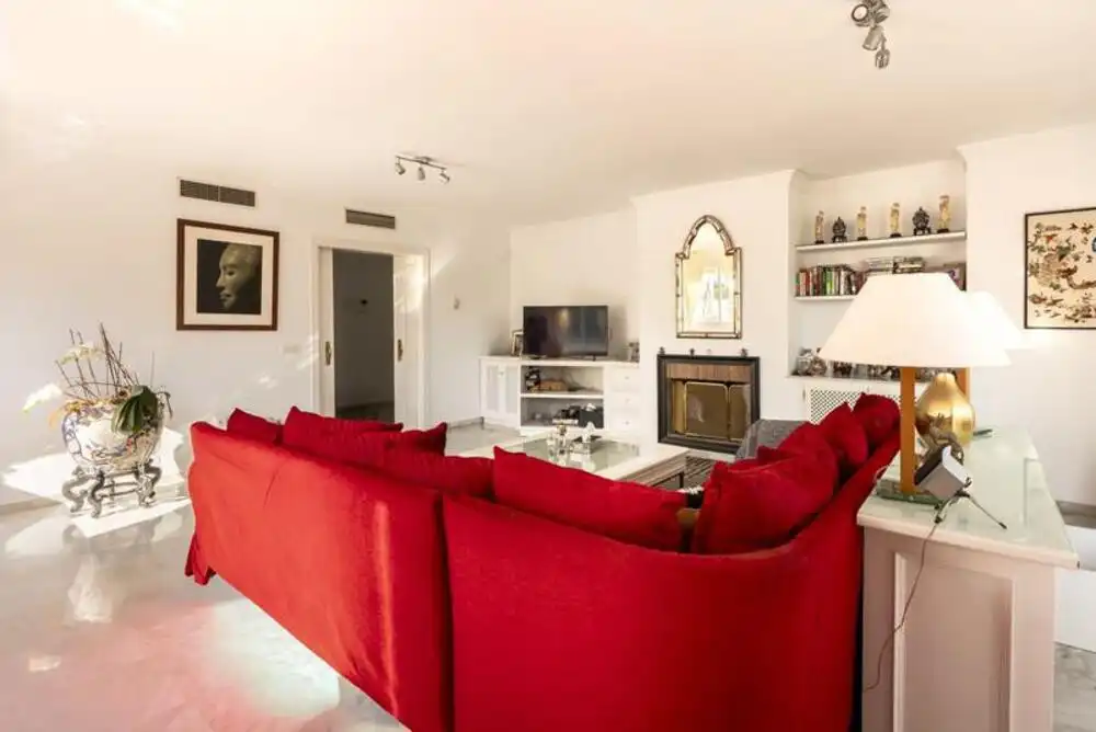 Wohnzimmer von Dachboden zum Verkauf in Atalaya mit Terrasse, Schwimmbad und Alarm