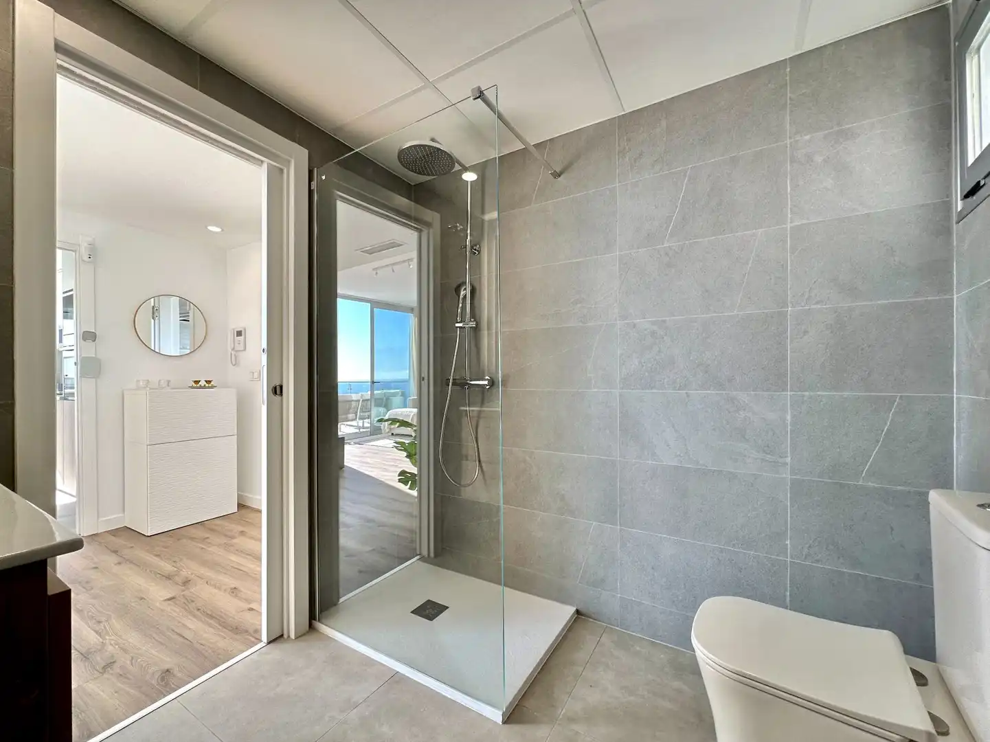 Badezimmer von Dachboden zum Verkauf in Almuñécar mit Klimaanlage, Terrasse und Schwimmbad