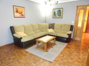 Living room of Flat for rent in Gijón   with Heating, Parquet flooring and Furnished