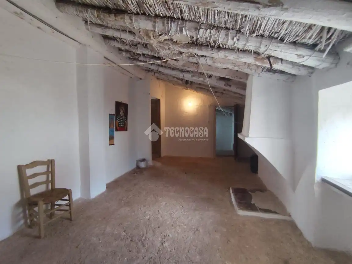 Casa adosada en venda a Valdepeñas de Jaén