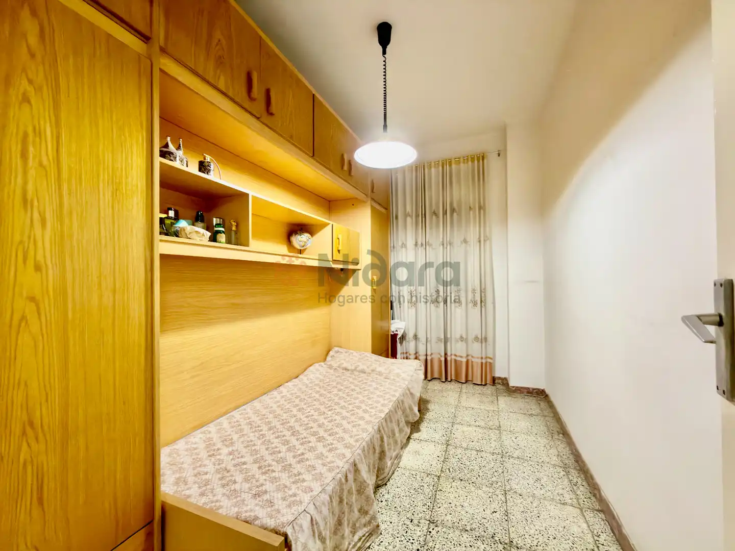 Schlafzimmer von Wohnung zum Verkauf in Barcelona mit Möbliert, Ofen und Balkon