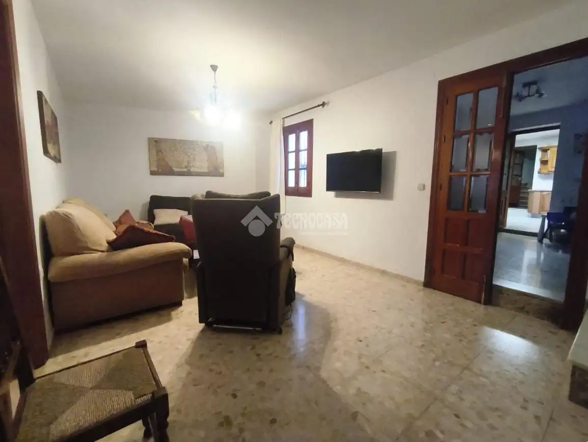 Casa aparellada en venda a Casabermeja, imagen 2