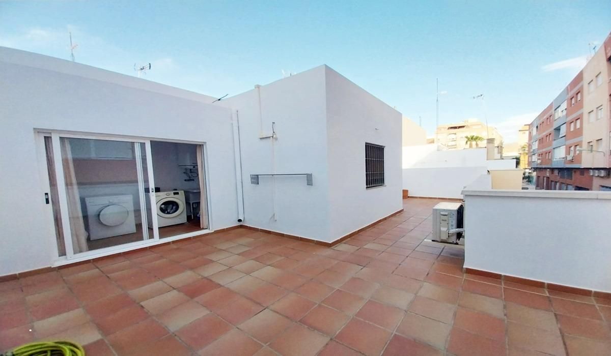Terrace of House or chalet for sale in  Almería Capital  with Air Conditioner, Terrace and Storage room