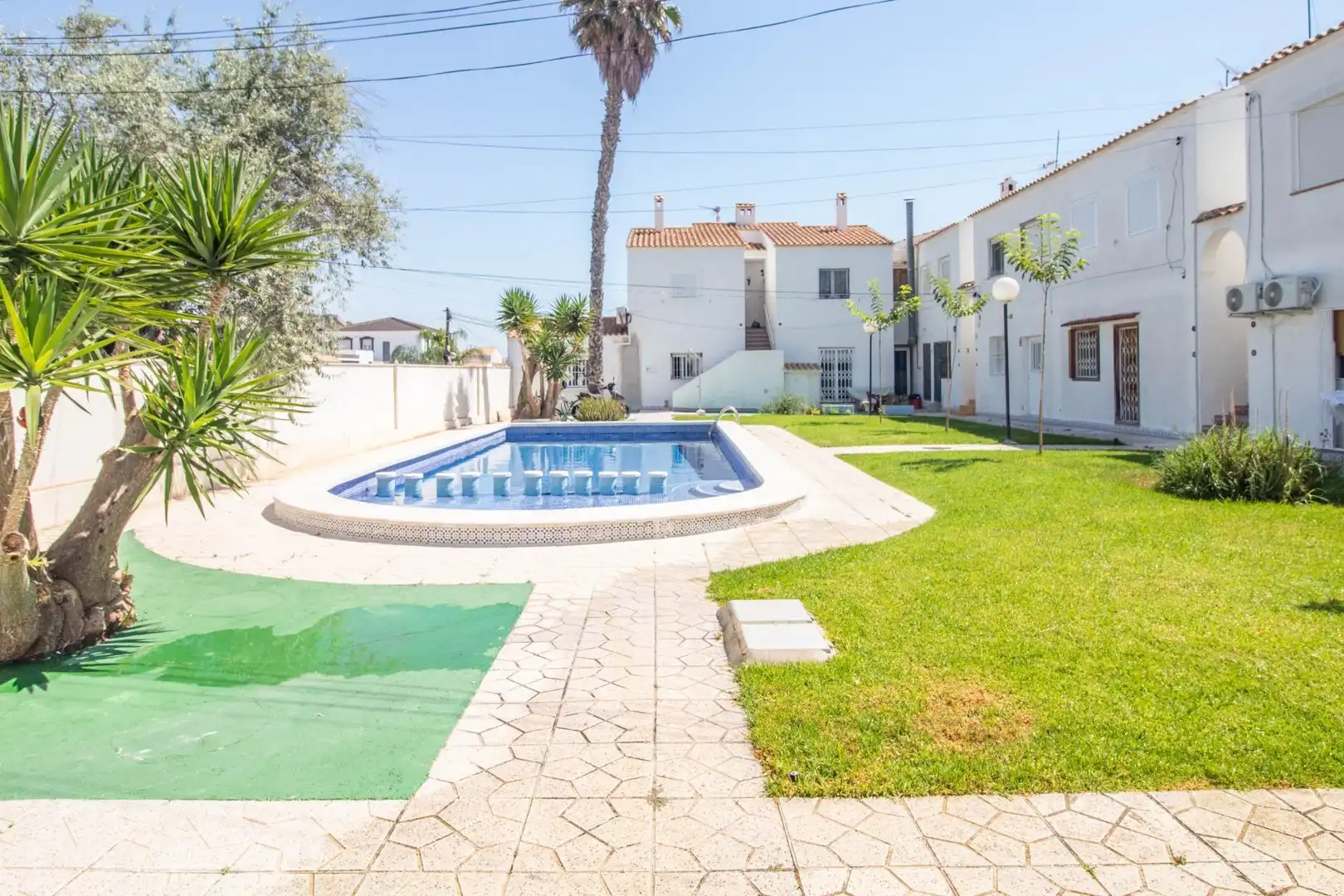 Piscina de Casa o xalet en venda en Orihuela amb Aire condicionat, Jardí privat i Terrassa