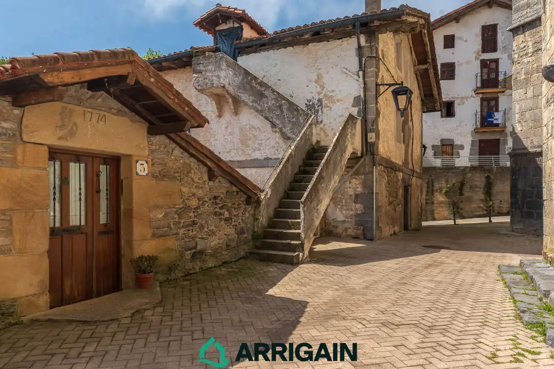 Vista exterior de Casa o xalet en venda en Aia amb Calefacció, Jardí privat i Traster