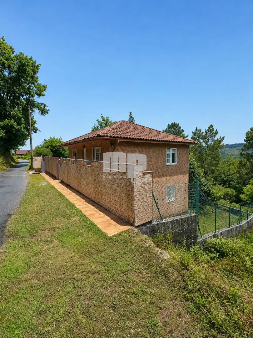 House for sale in A Abelenda