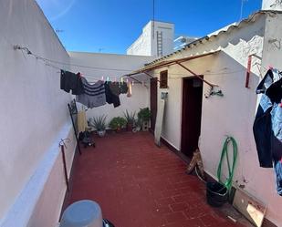 Vista exterior de Casa o xalet en venda en  Sevilla Capital amb Aire condicionat, Traster i Balcó