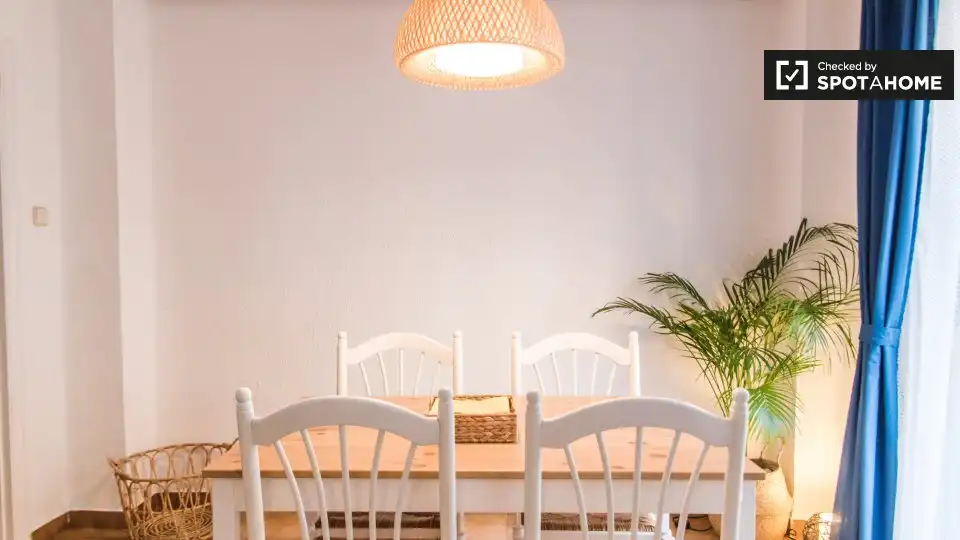 Dining room of Flat for rent in Valencia  with Air Conditioner, Heating and Furnished