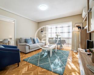 Living room of Apartment to rent in  Madrid Capital  with Air Conditioner, Furnished and Oven