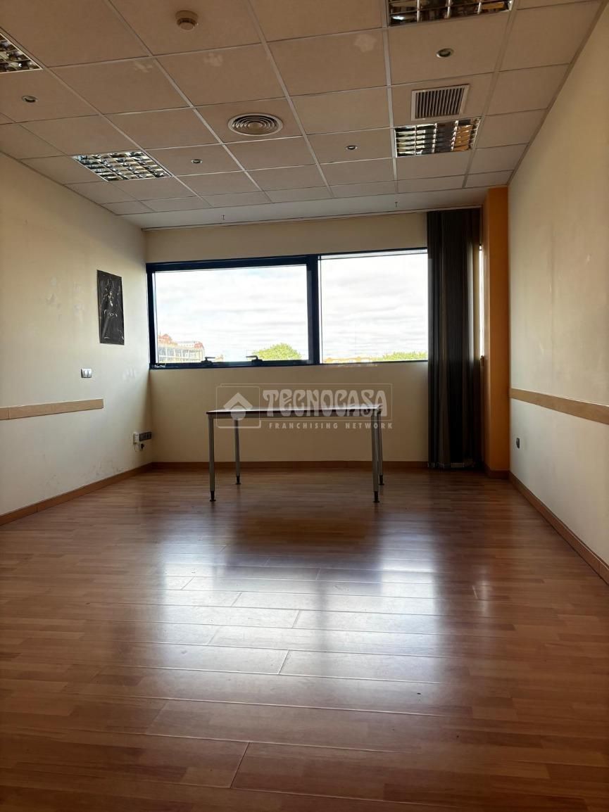 Office for sale in  Sevilla Capital  with Air Conditioner and Heating