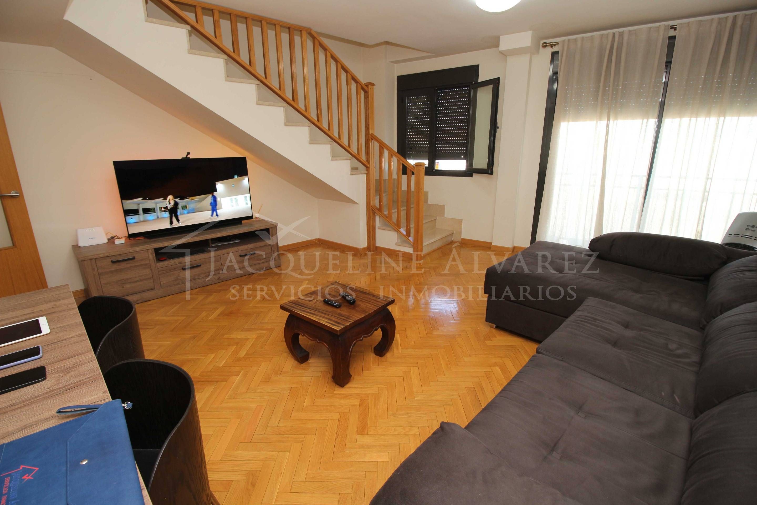 Living room of Duplex for sale in Yuncos  with Air Conditioner, Parquet flooring and Balcony