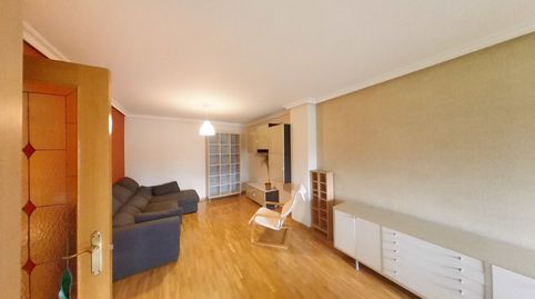 Foto 3 de Piso de alquiler en Calle de Rafael Bergamín, San Juan Bautista, Madrid Capital