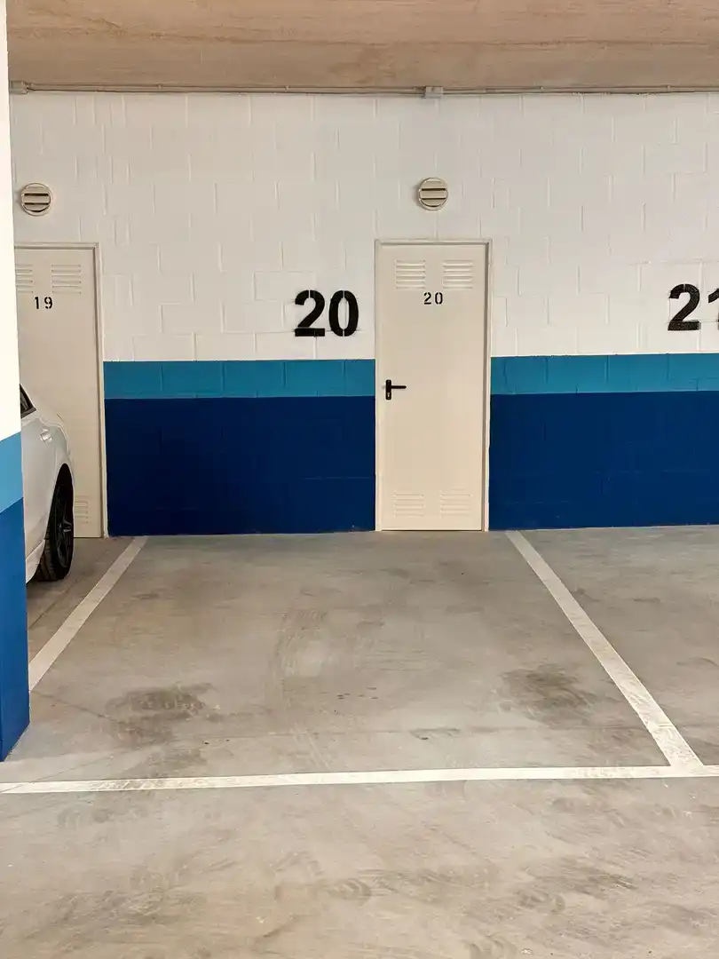 Parking de Apartamento de alquiler en Tarifa con Aire acondicionado, Piscina y Amueblado