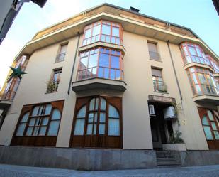 Vista exterior de Local en venda en Jaca amb Aire condicionat i Calefacció