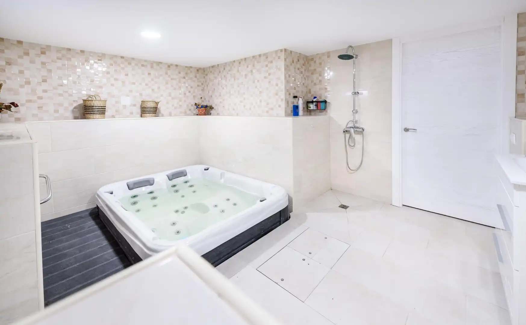 Bany de Casa o xalet en venda en Horche amb Aire condicionat, Terrassa i Piscina