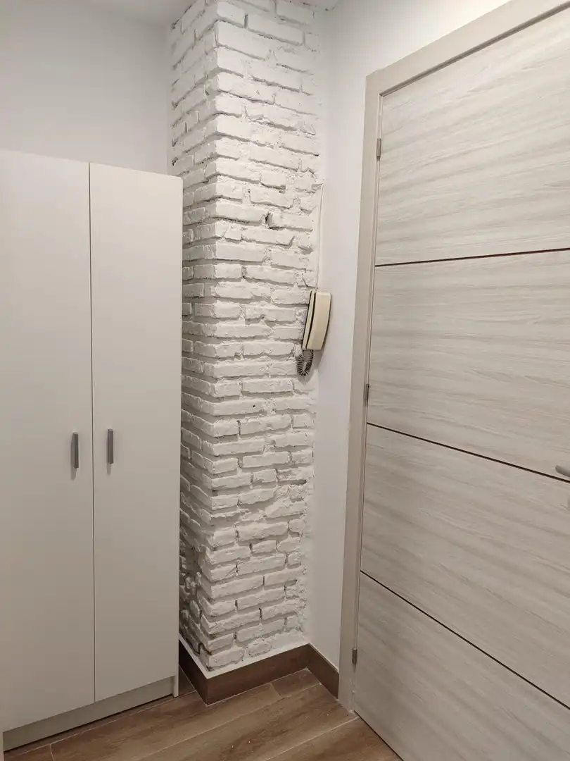 Flat for rent in Granada  with Air Conditioner and Balcony