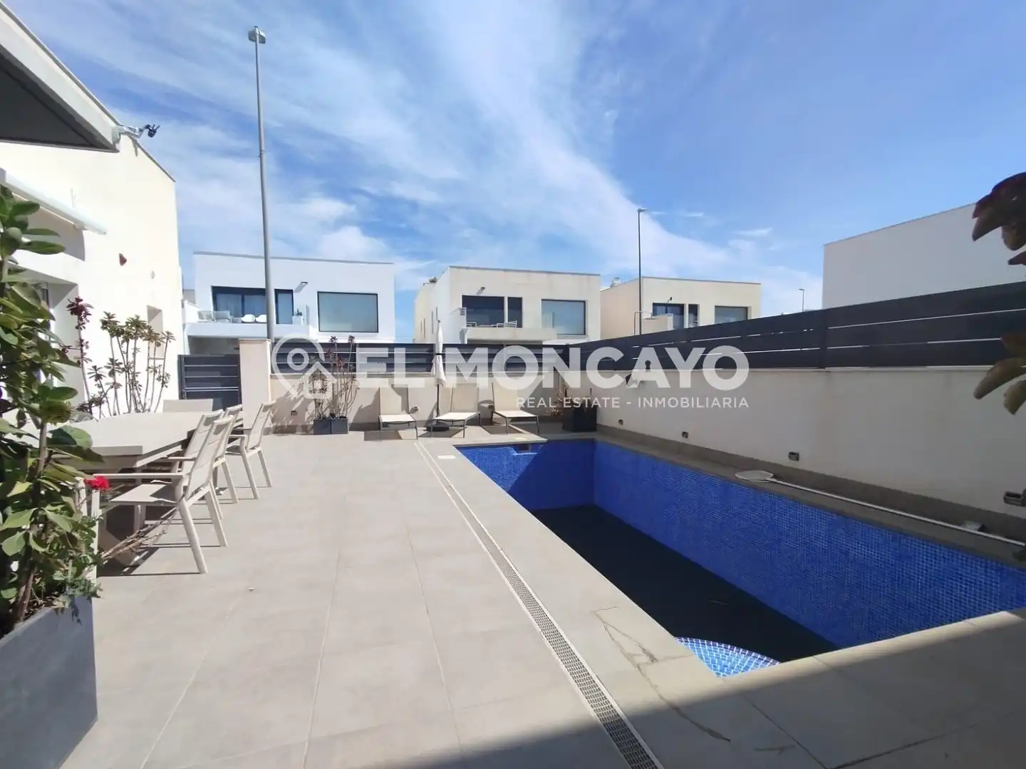 Swimming pool of Detached homes for rent in Daya Vieja  with Air Conditioner, Parquet flooring and Terrace