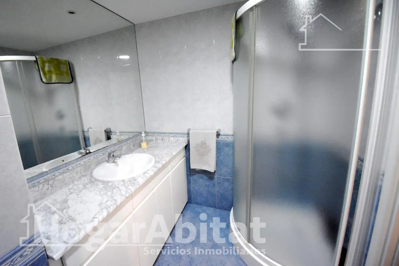Baño de Piso en venta en Valencia con Aire acondicionado, Calefacción y Terraza