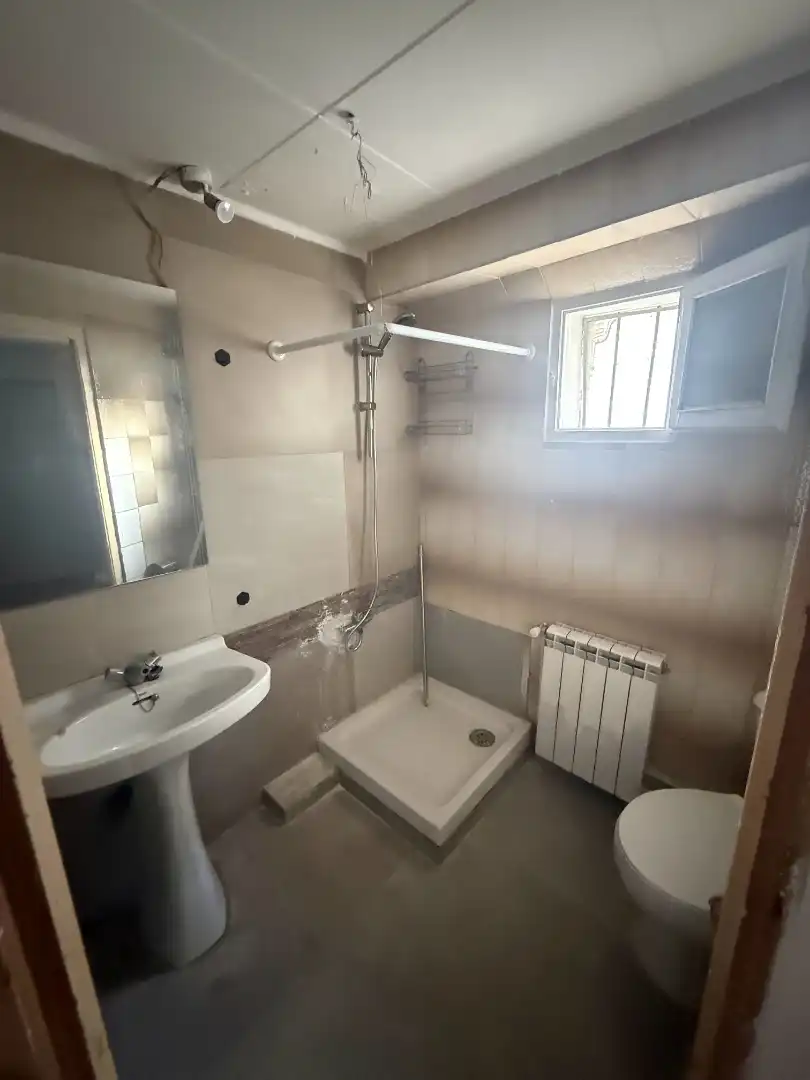 Badezimmer von Wohnung zur Miete in Tamarite de Litera mit Parkett, Möbliert und Waschmaschine