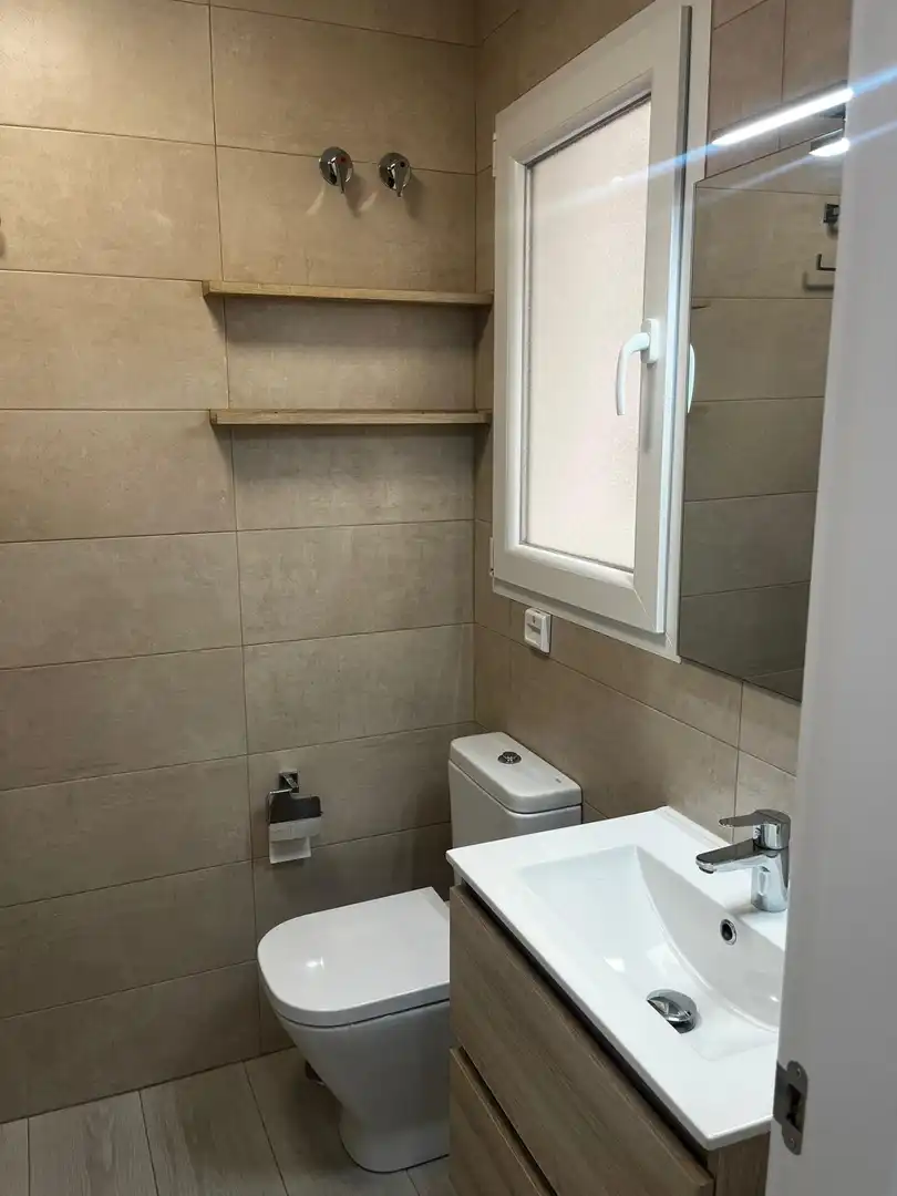 Baño de Piso de alquiler en Elche / Elx con Aire acondicionado y Amueblado