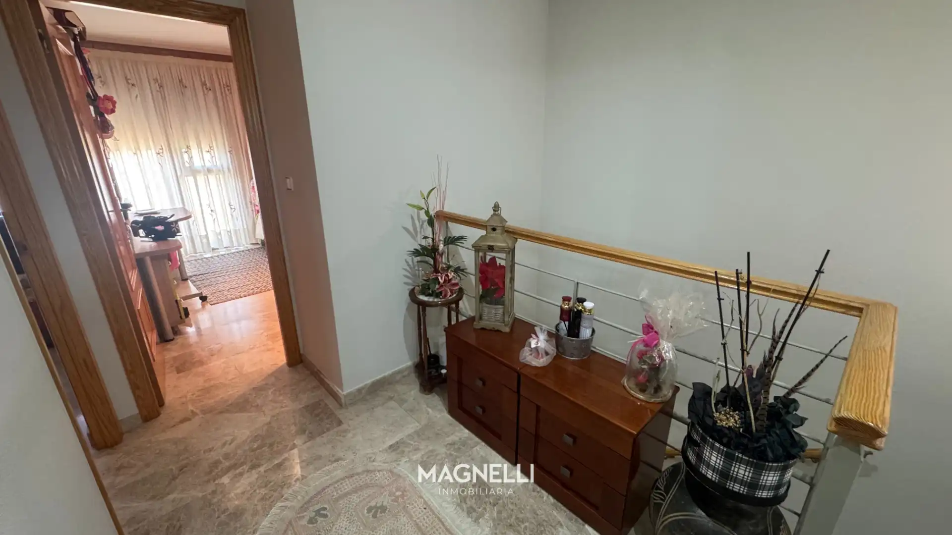 Casa adosada en venta en Elda con Jardín privado, Amueblado y Balcón