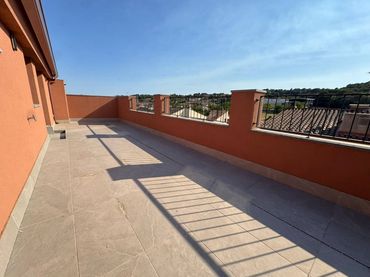 Appartamento con balcone in vendita a Calle Anselm Clavé