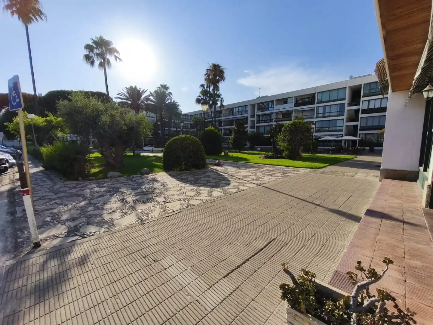 Außenansicht von Geschaftsraum zur Miete in Cambrils mit Klimaanlage, Heizung und Terrasse