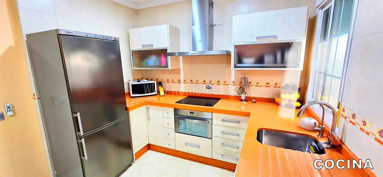 Cocina de Planta baja de alquiler en Málaga