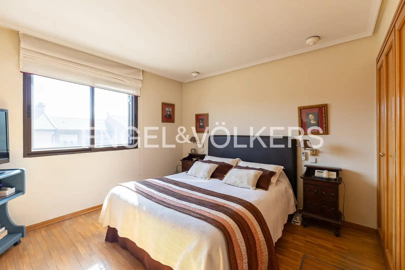 Habitación de Casa adosada en venta en Madrid con Aire acondicionado, Calefacción y Jardín privado