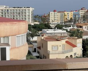 Vista exterior de Apartament de lloguer en Roquetas de Mar amb Piscina comunitària