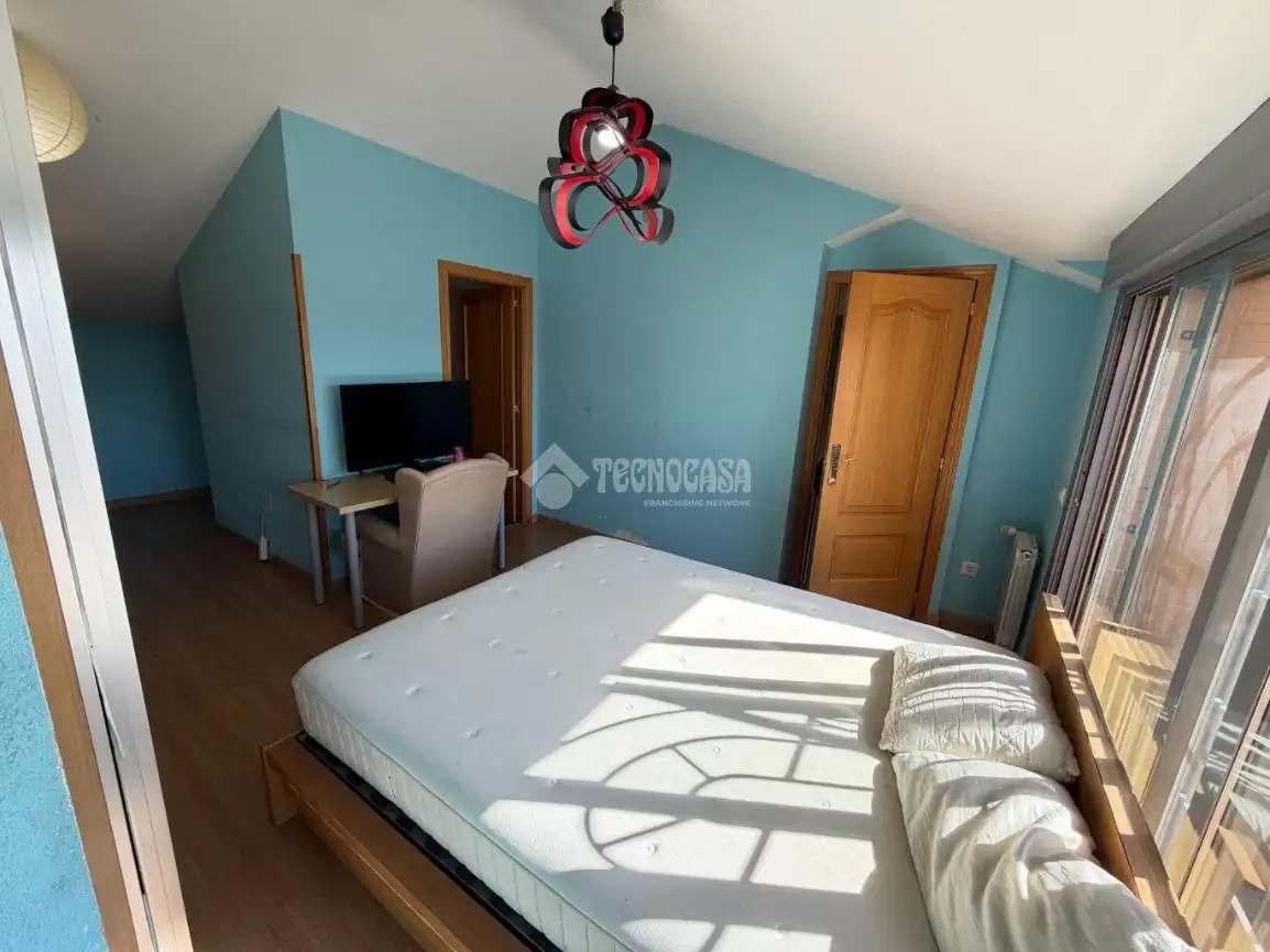 Dormitori de Casa adosada de lloguer en Daganzo de Arriba amb Aire condicionat, Calefacció i Parquet