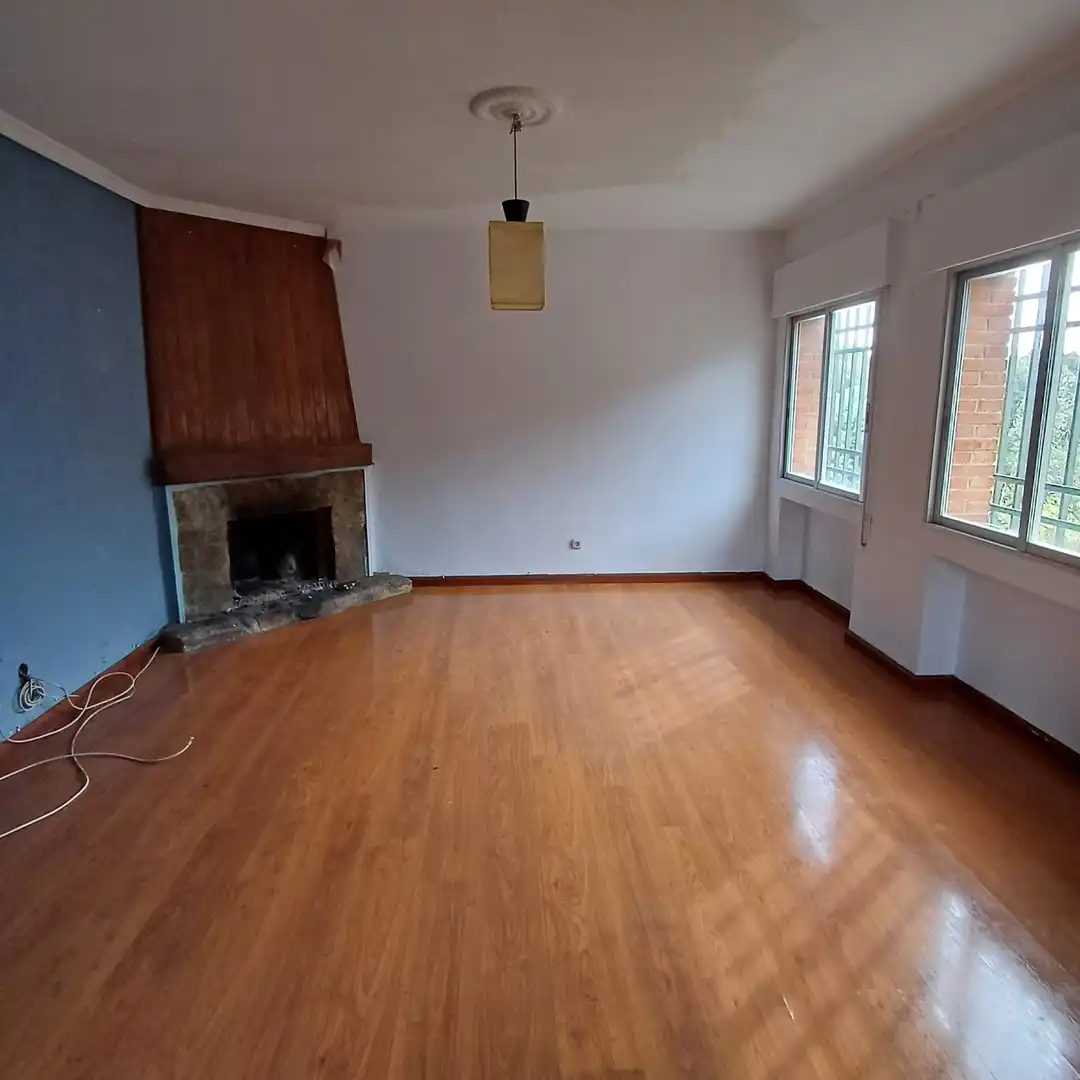 Sala d'estar de Casa o xalet en venda en Valdenuño Fernández