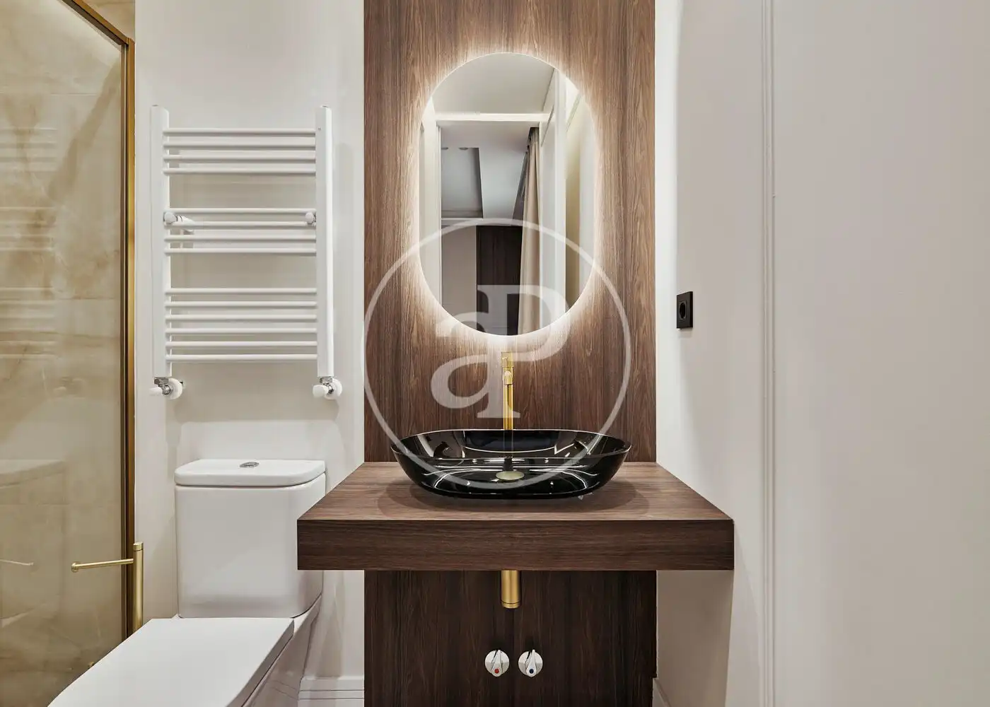 Bathroom of Flat for sale in Madrid  with Air Conditioner, Heating and Furnished