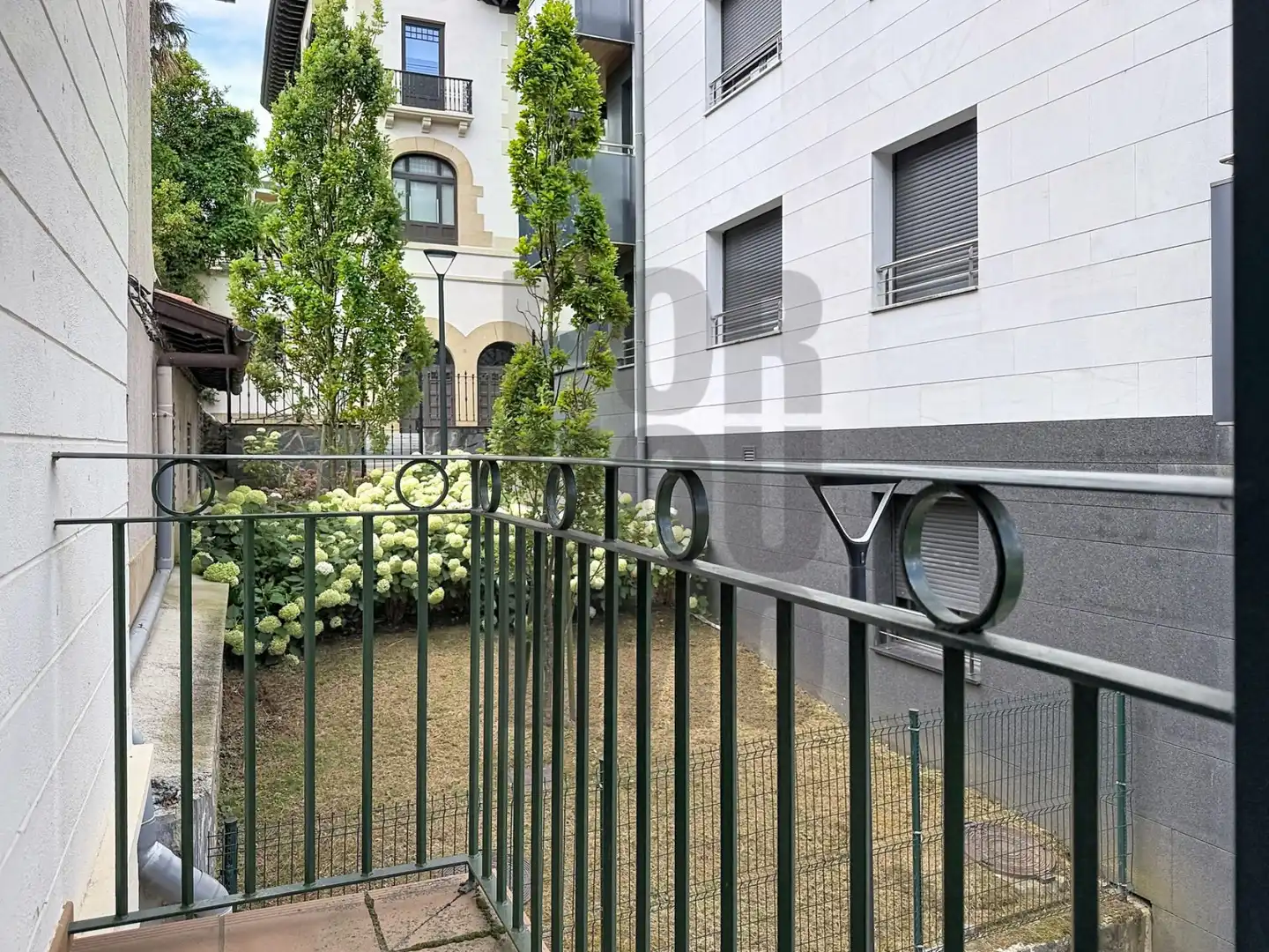 Vista exterior de Piso en venta en Irun  con Calefacción, Trastero y Balcón