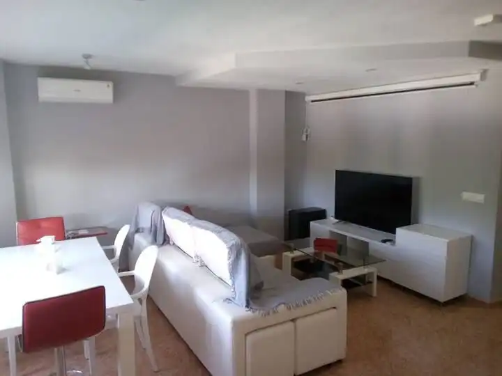 Vivienda con jardín en venta en Avenida Unificación 1, imagen 2