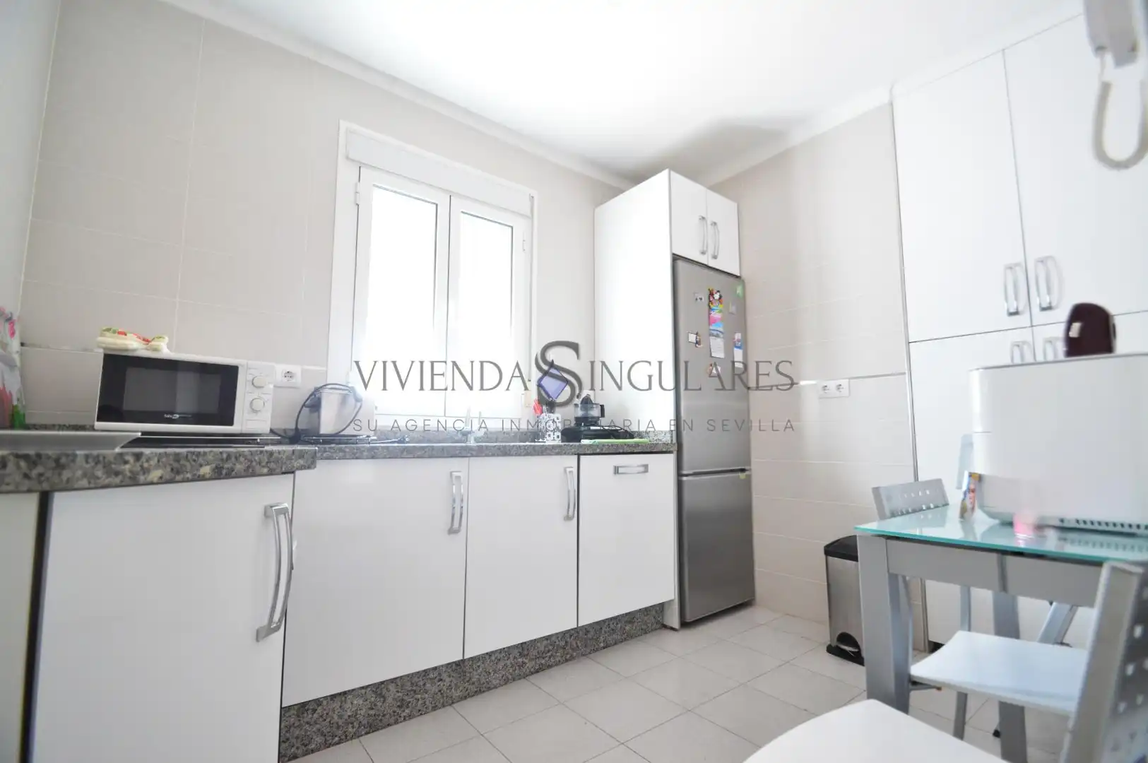 Kitchen of Flat for sale in Sevilla  with Air Conditioner, Terrace and Storage room