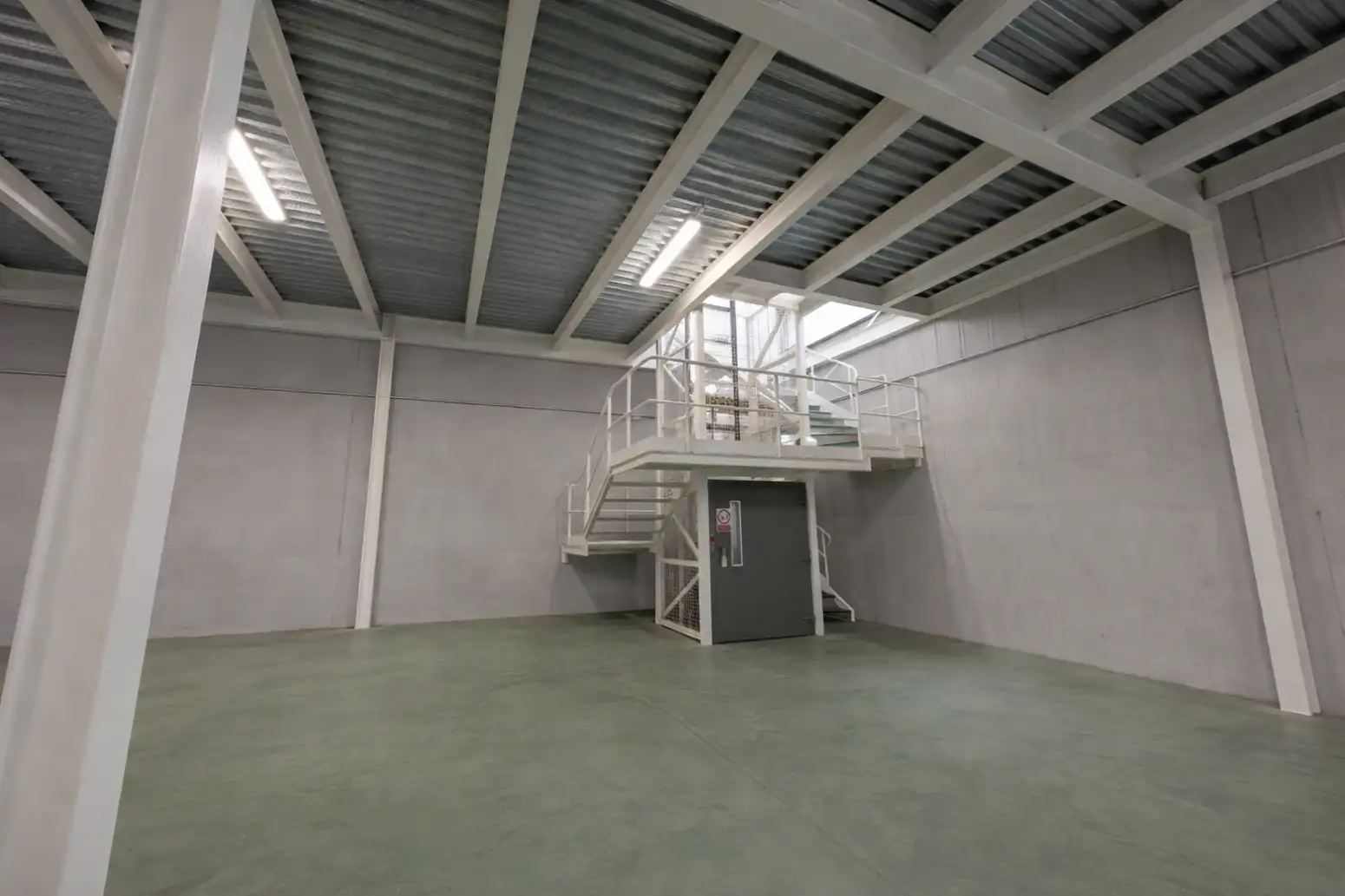 Fabrikhallen zur Miete in Colindres