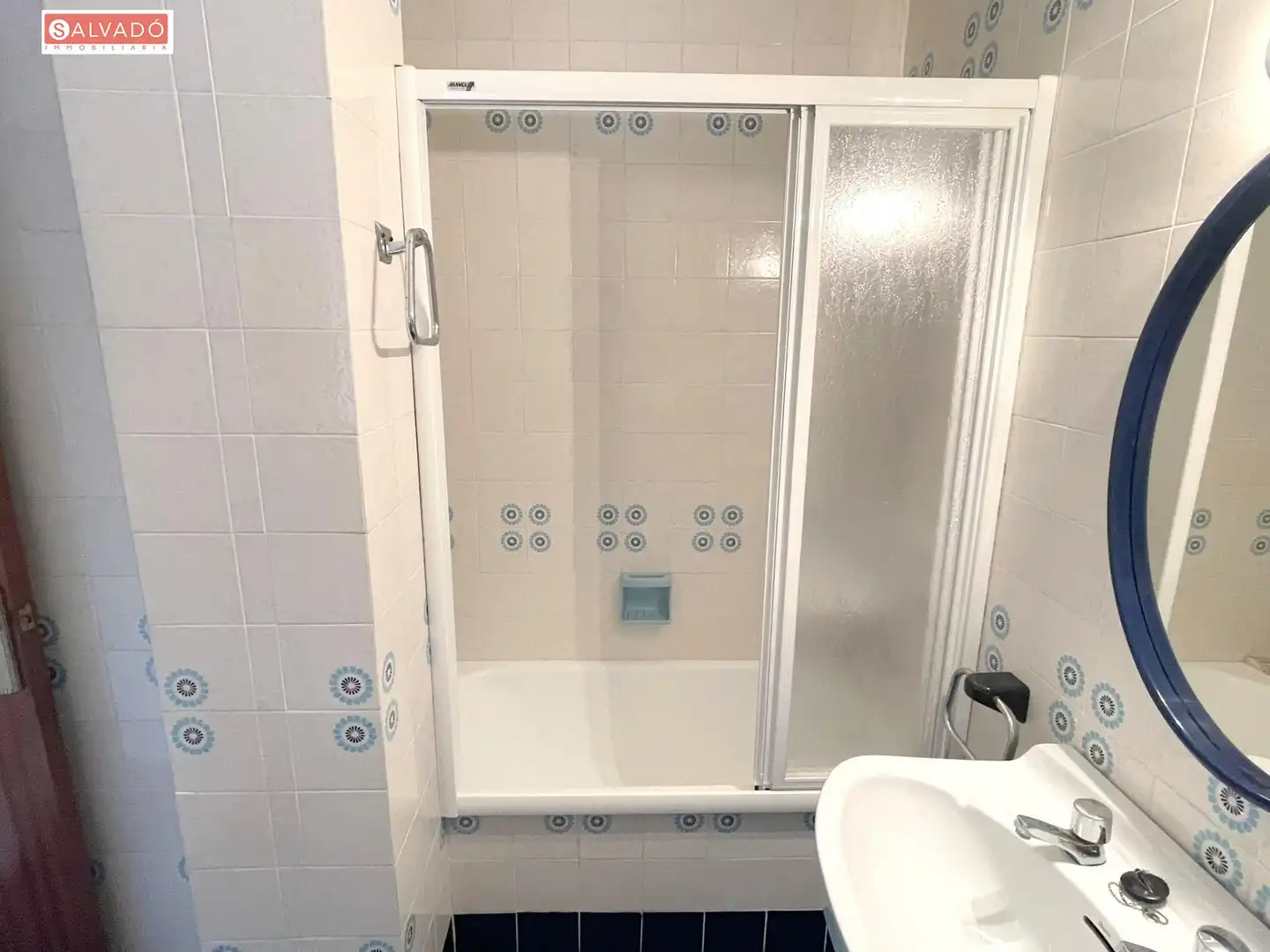Badezimmer von Erdgeschoss zum Verkauf in Calafell mit Heizung, Privatgarten und Terrasse