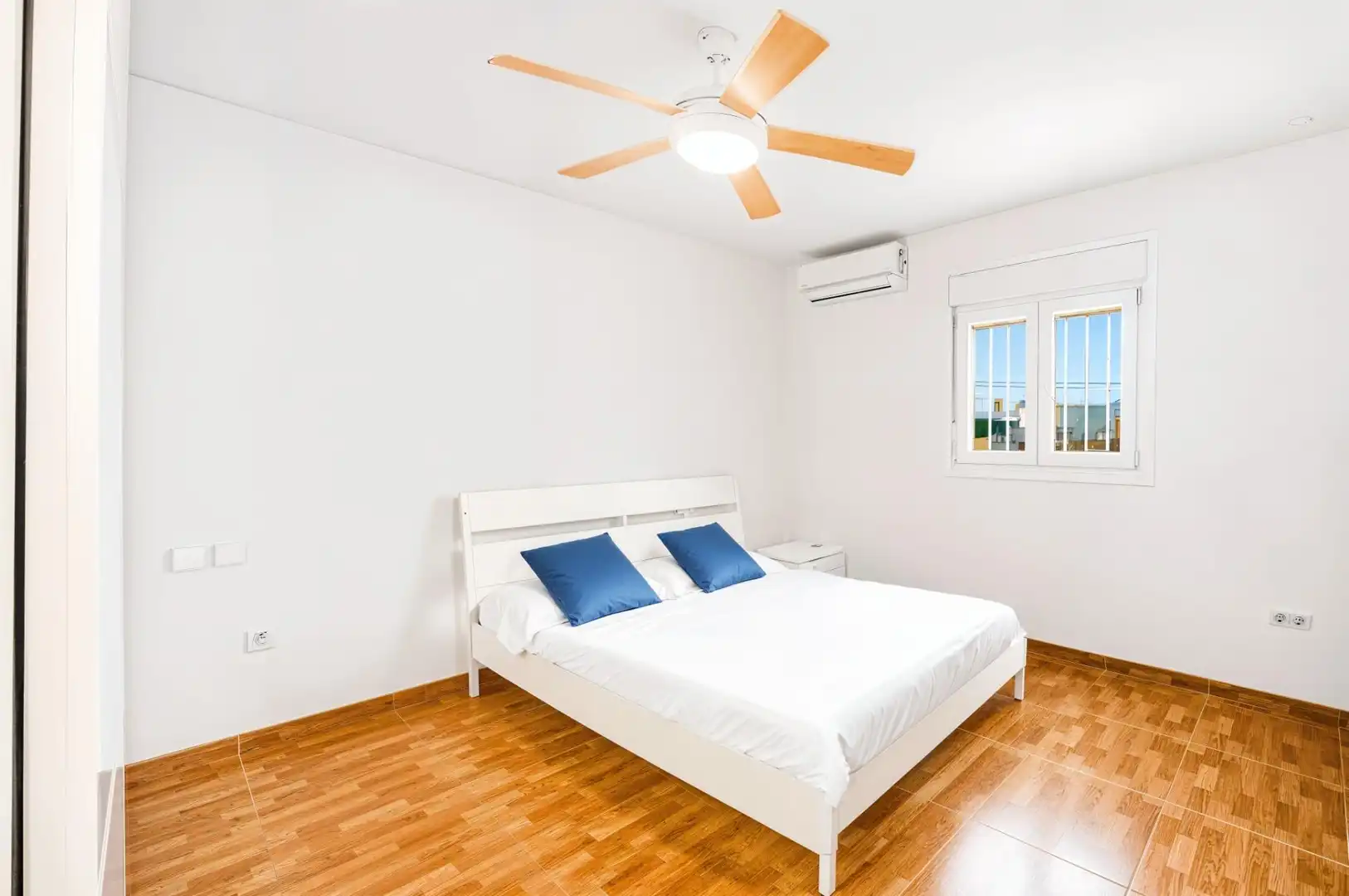 Habitación de Casa o chalet en venta en Chiclana de la Frontera con Aire acondicionado y Terraza