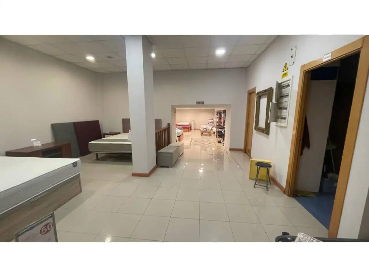 Local comercial en venta en Milán - Pumarín - Teatinos, imagen 10