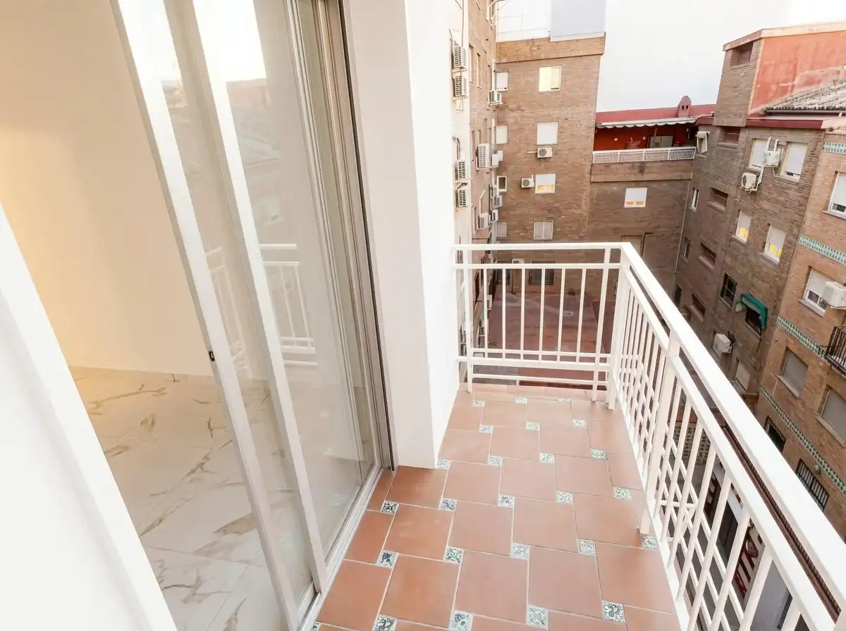 Flat with terrace to rent in Calle Calle Alhamar, imagen 11