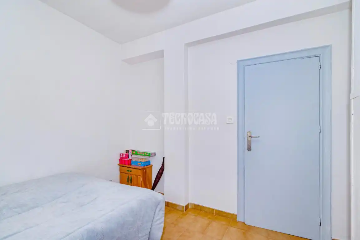 Habitación de Piso en venta en Granada con Aire acondicionado y Balcón