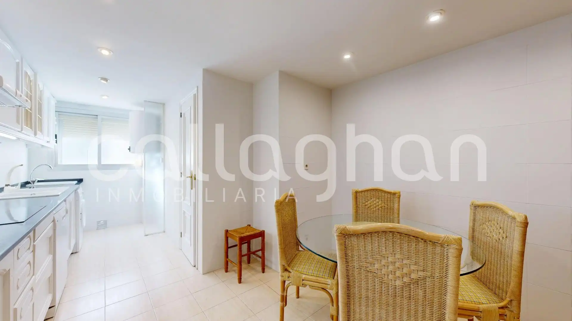 Piso en venta en Valencia con Calefacción, Terraza y Balcón