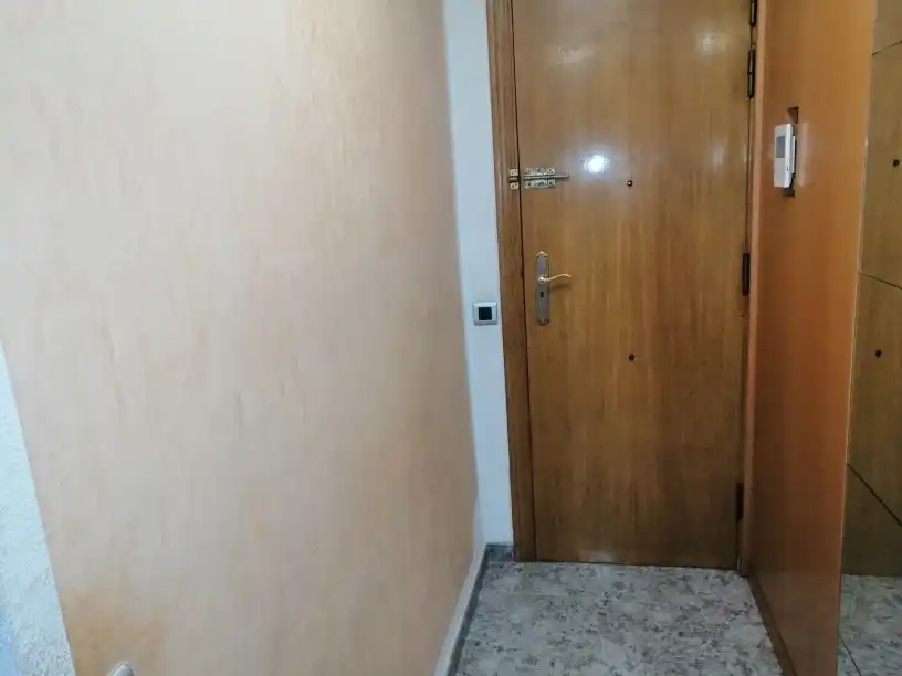 Piso en venta en Barcelona con Calefacción, Balcón y Alarma